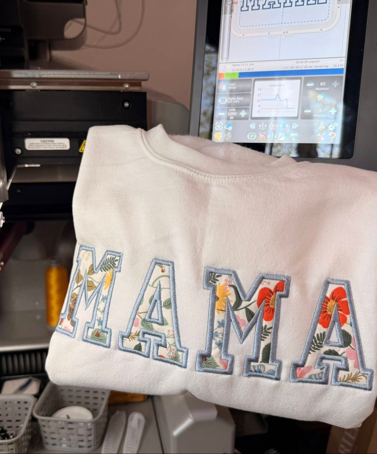 Varsity Letter Crewneck "Mama"